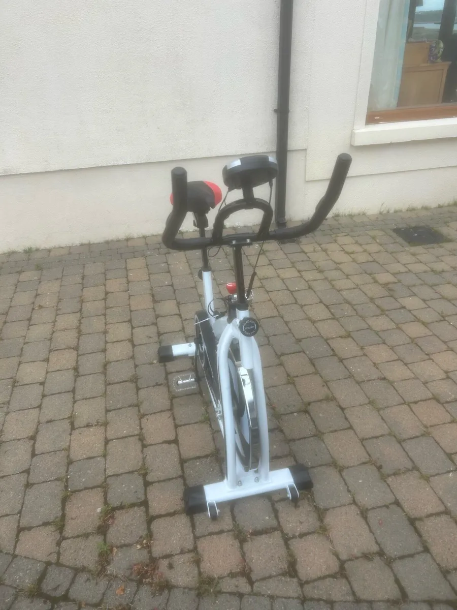 Exercise bike - Image 2