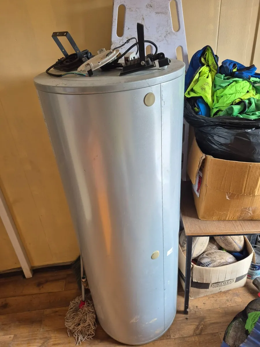 Hot Water Cylinder and Expansion Kit - Image 3