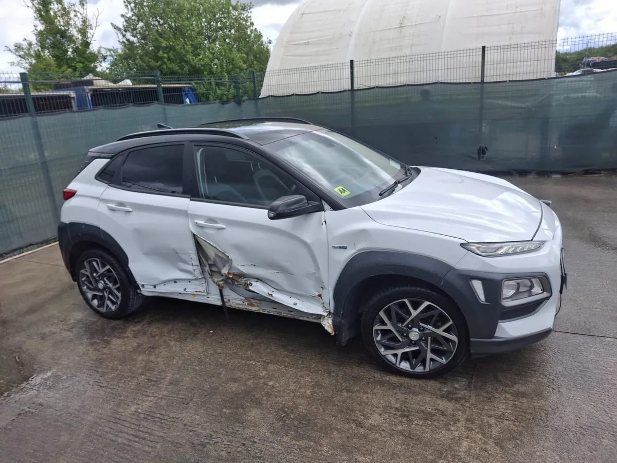 201 Hyundai Kona   Hybrid  Automatic - Image 2