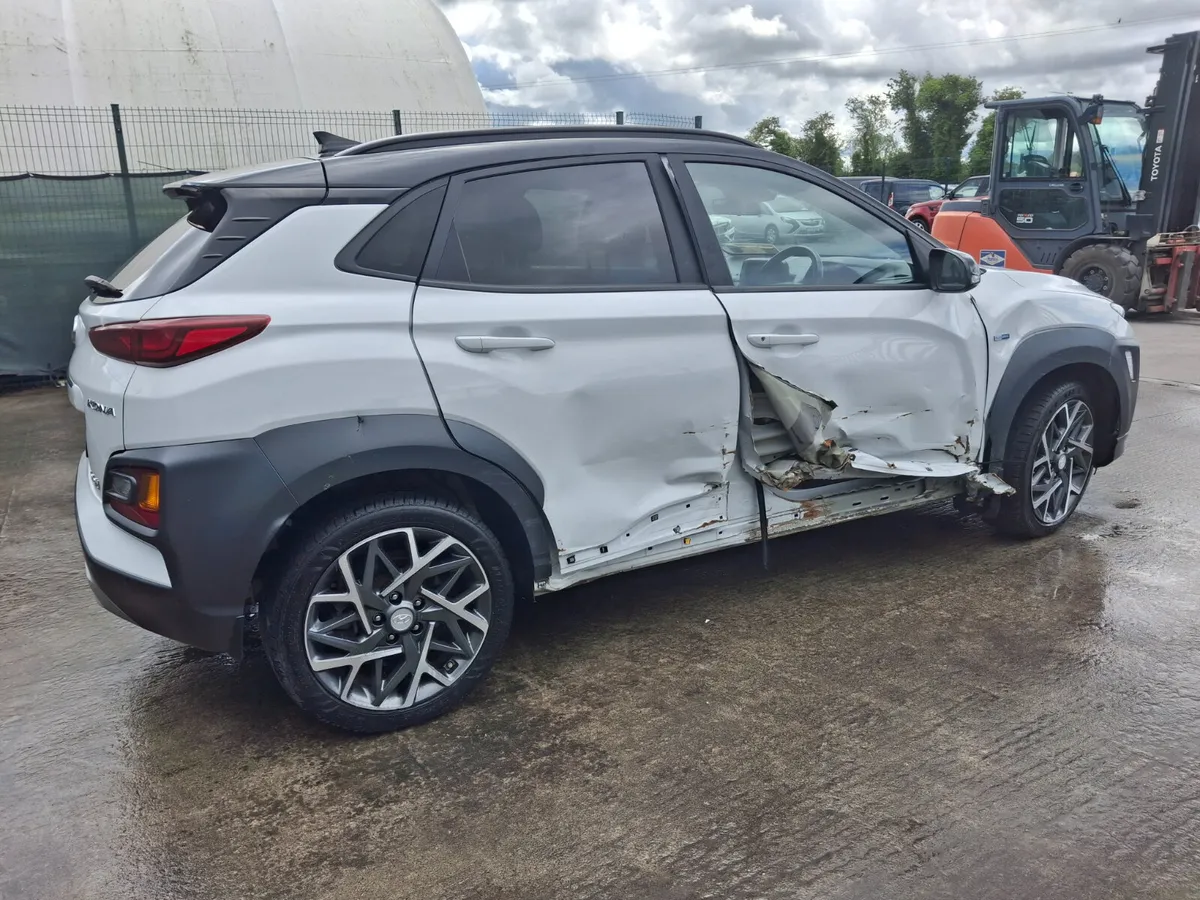 201 Hyundai Kona   Hybrid  Automatic - Image 4