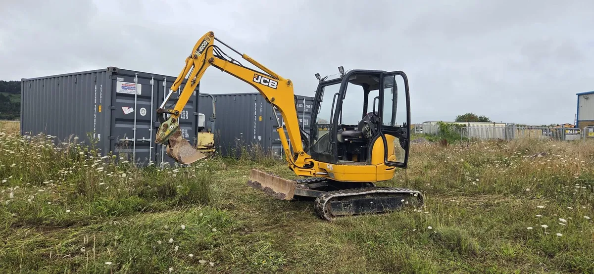 JCB 8027 Mini Excavator - Image 4
