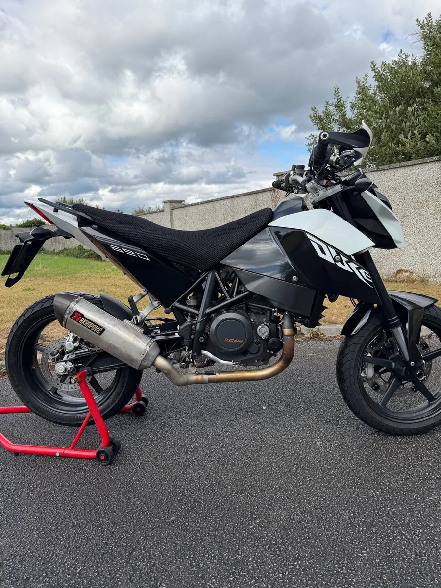KTM Duke 690 - Image 1