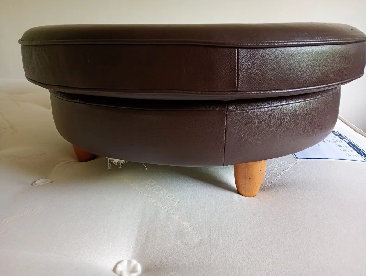 Leather two-seater sofa, leather coffee table. - Image 3