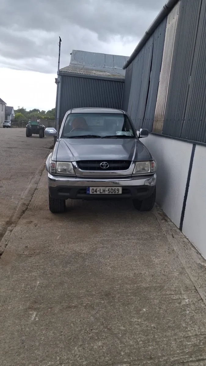 Toyota hilux - Image 2