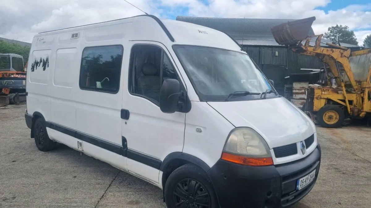 Renault master Campervan - Image 3