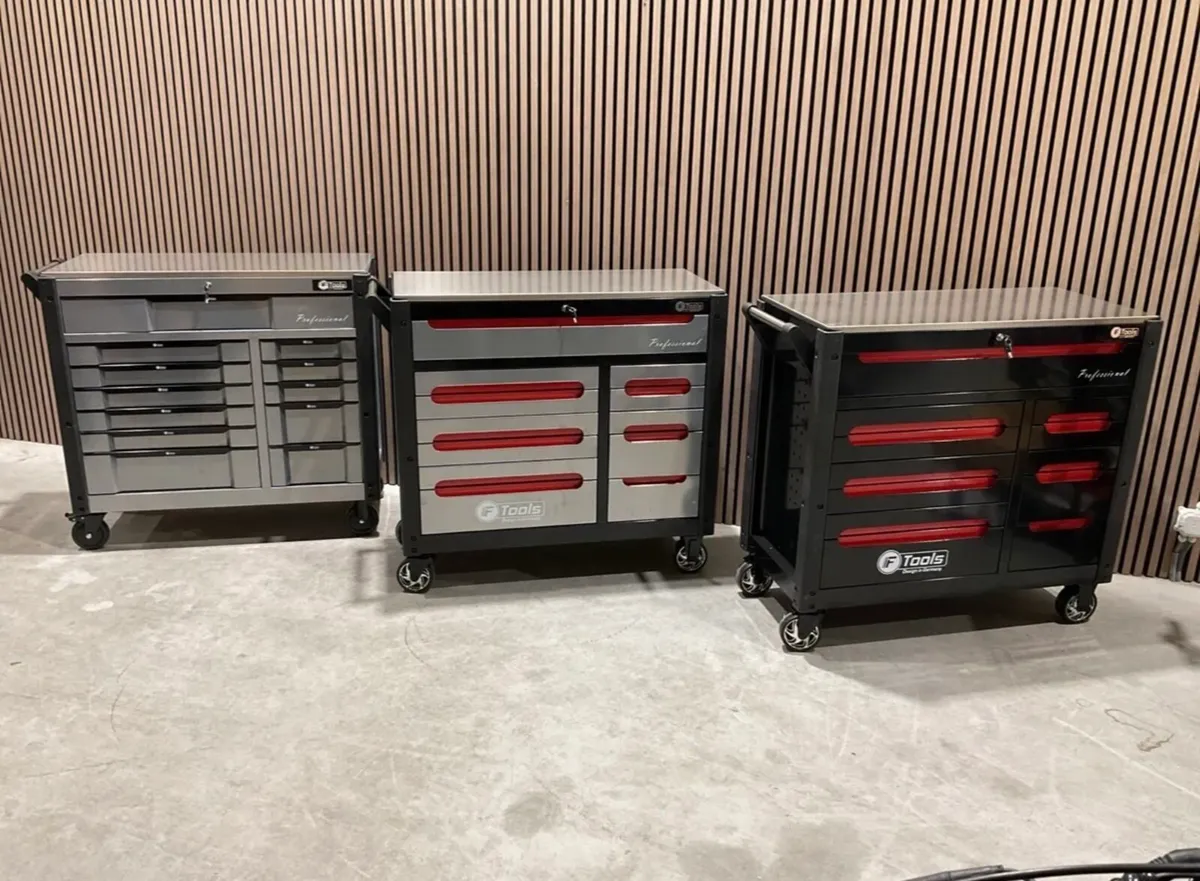 BRAND NEW 12DRAWER TOOL CHEST FULL OF TOOLS - Image 1
