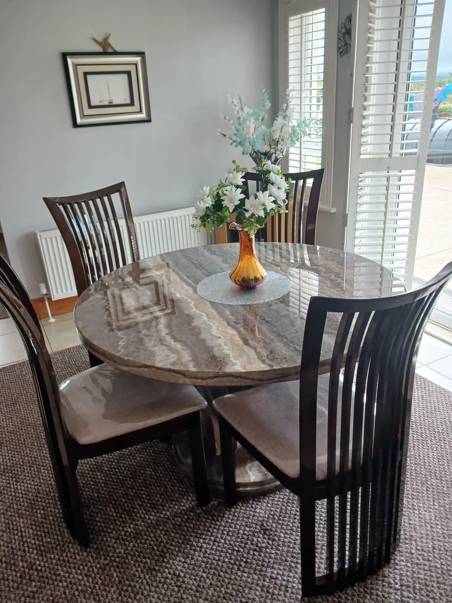 Round marble dining  table with 4 chairs - Image 4