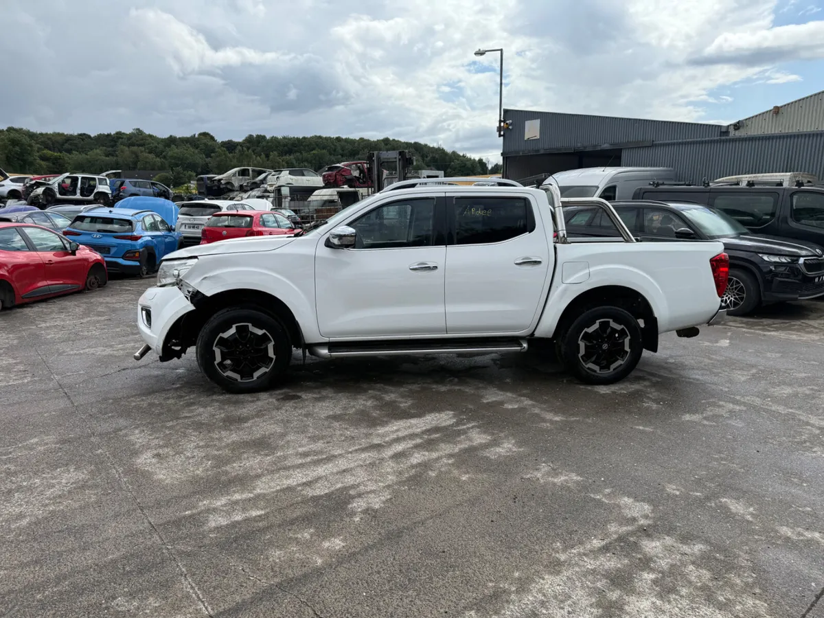 2016 Nissan Navara NP300 2.3 DCI - Image 4