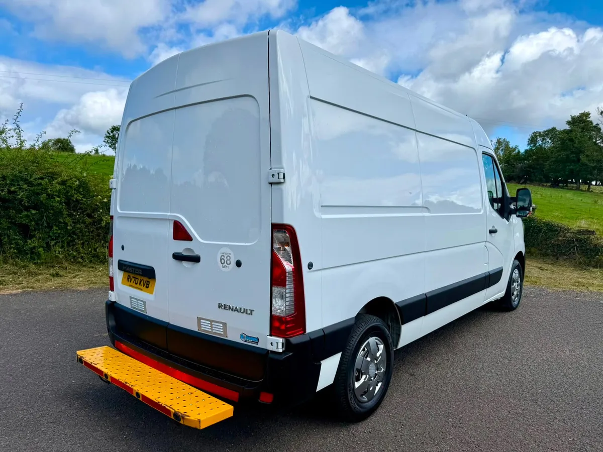 Late 2020 Renault Master Business NO VAT VRT€250 - Image 2