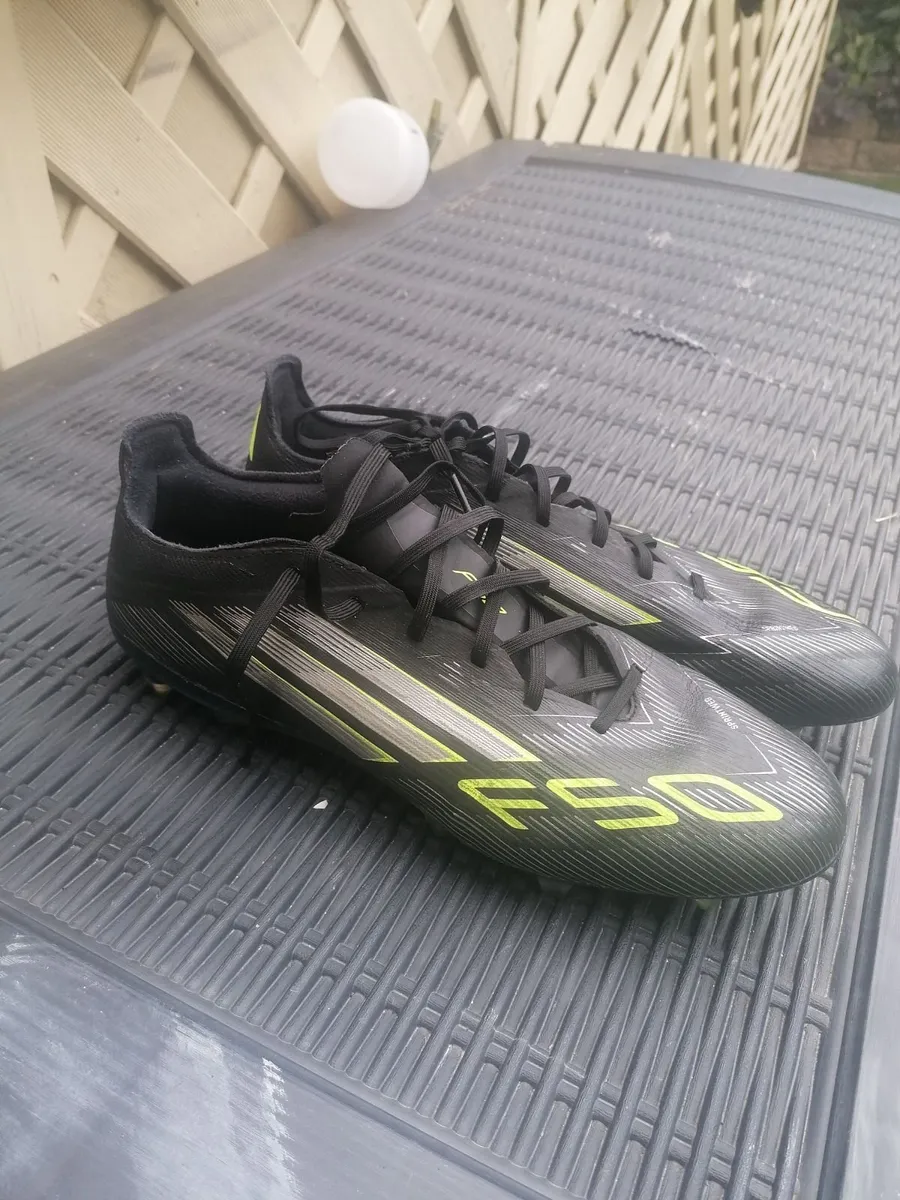 Football boots - Image 1