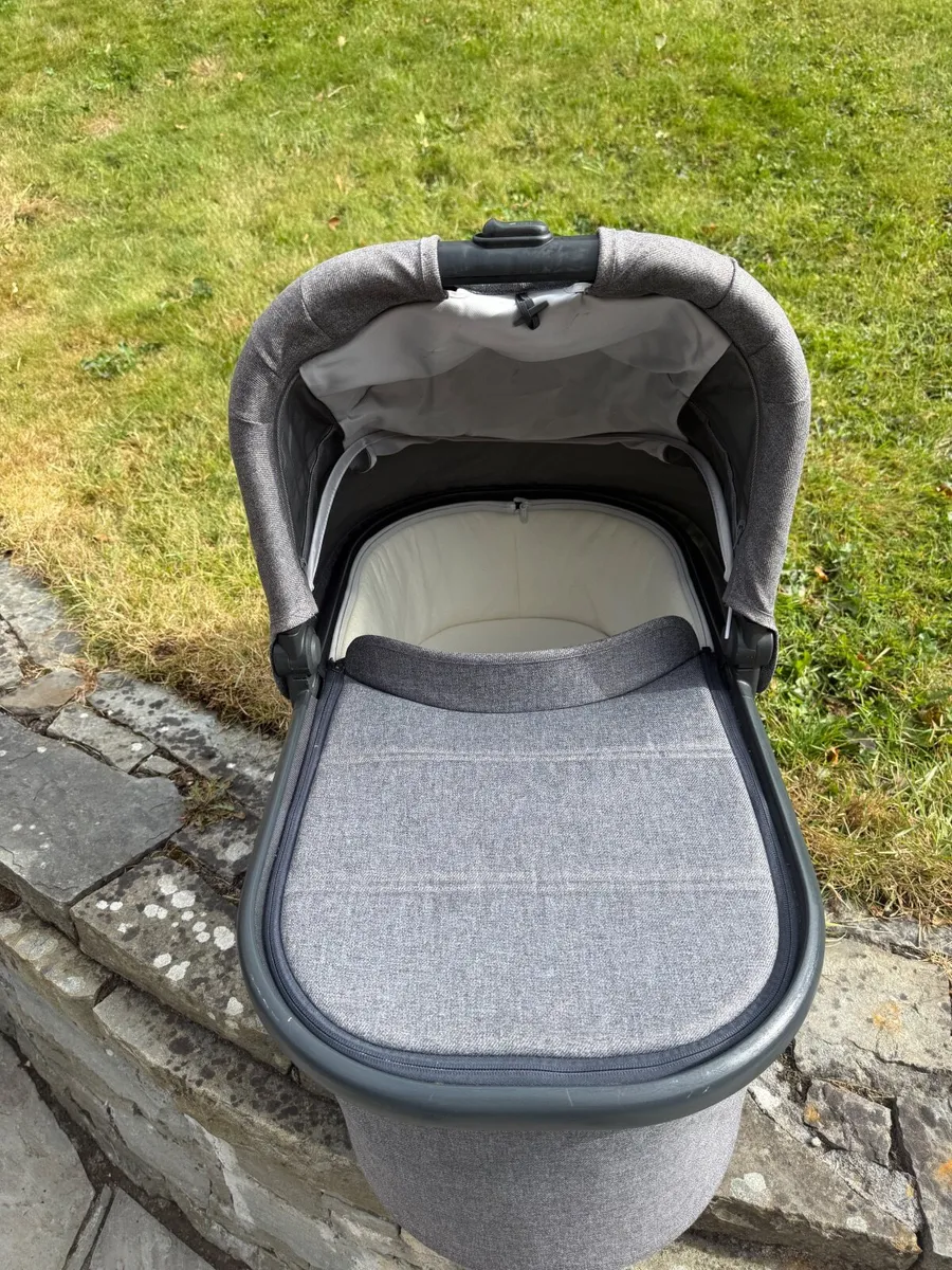 UPPAbaby Vista V2 – Grayson  with accessories - Image 4