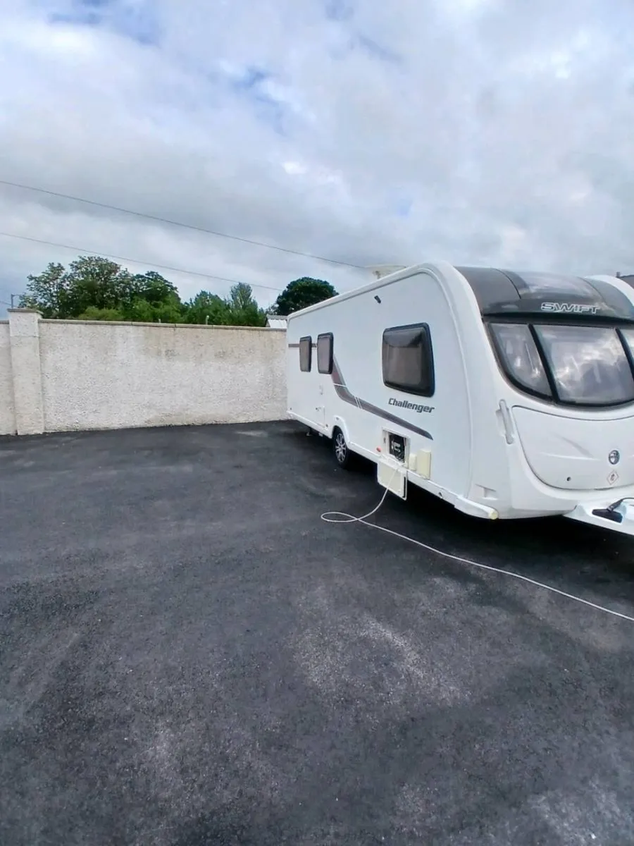 2011 Swift challenger 580 - Image 2