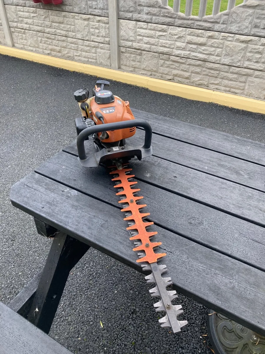 Petrol Hedge Trimmers - Image 4