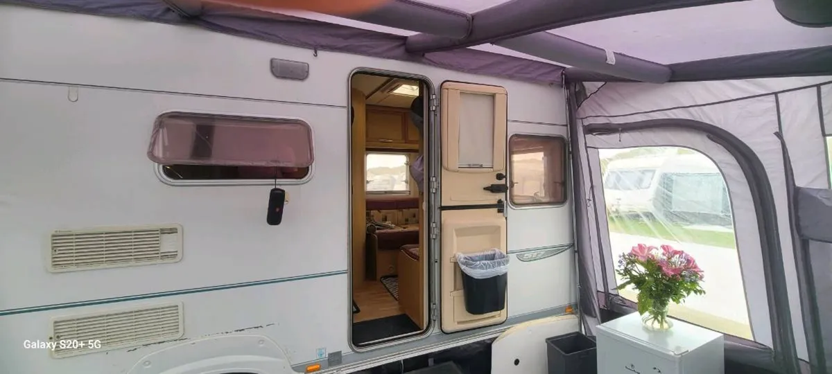 Caravan - Image 1