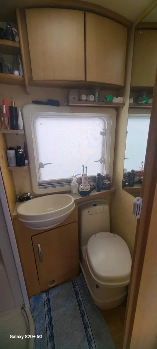 Caravan - Image 2