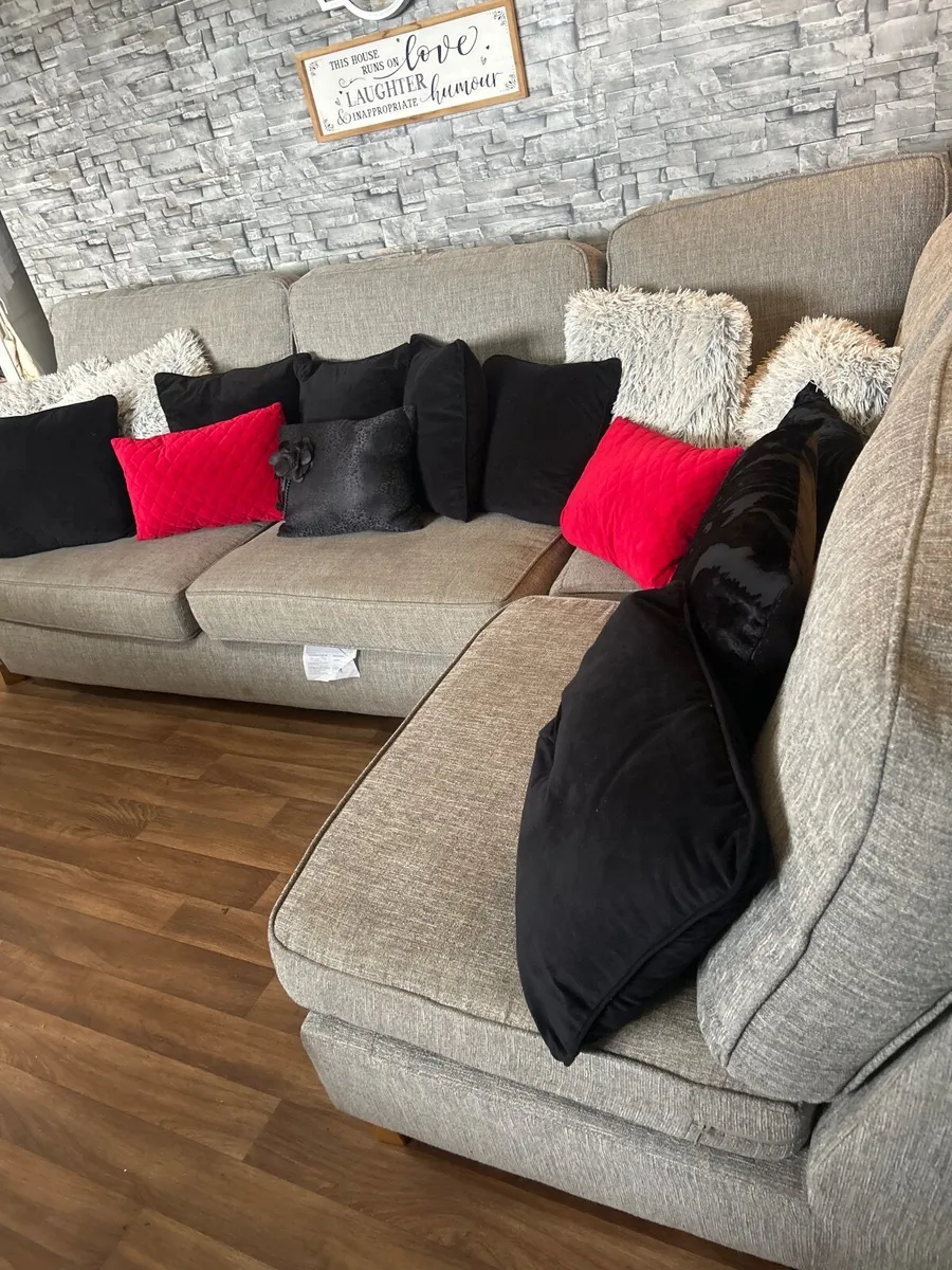Couch - Image 2