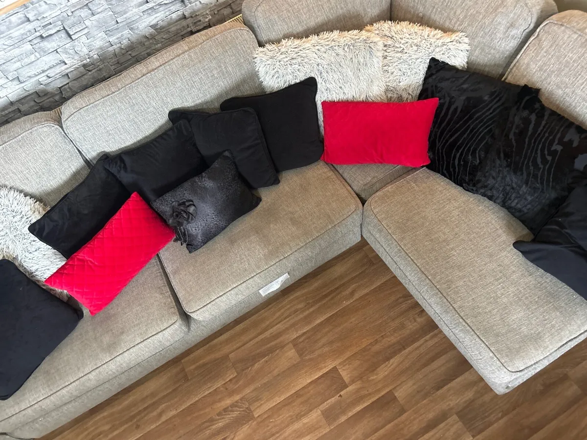 Couch - Image 3