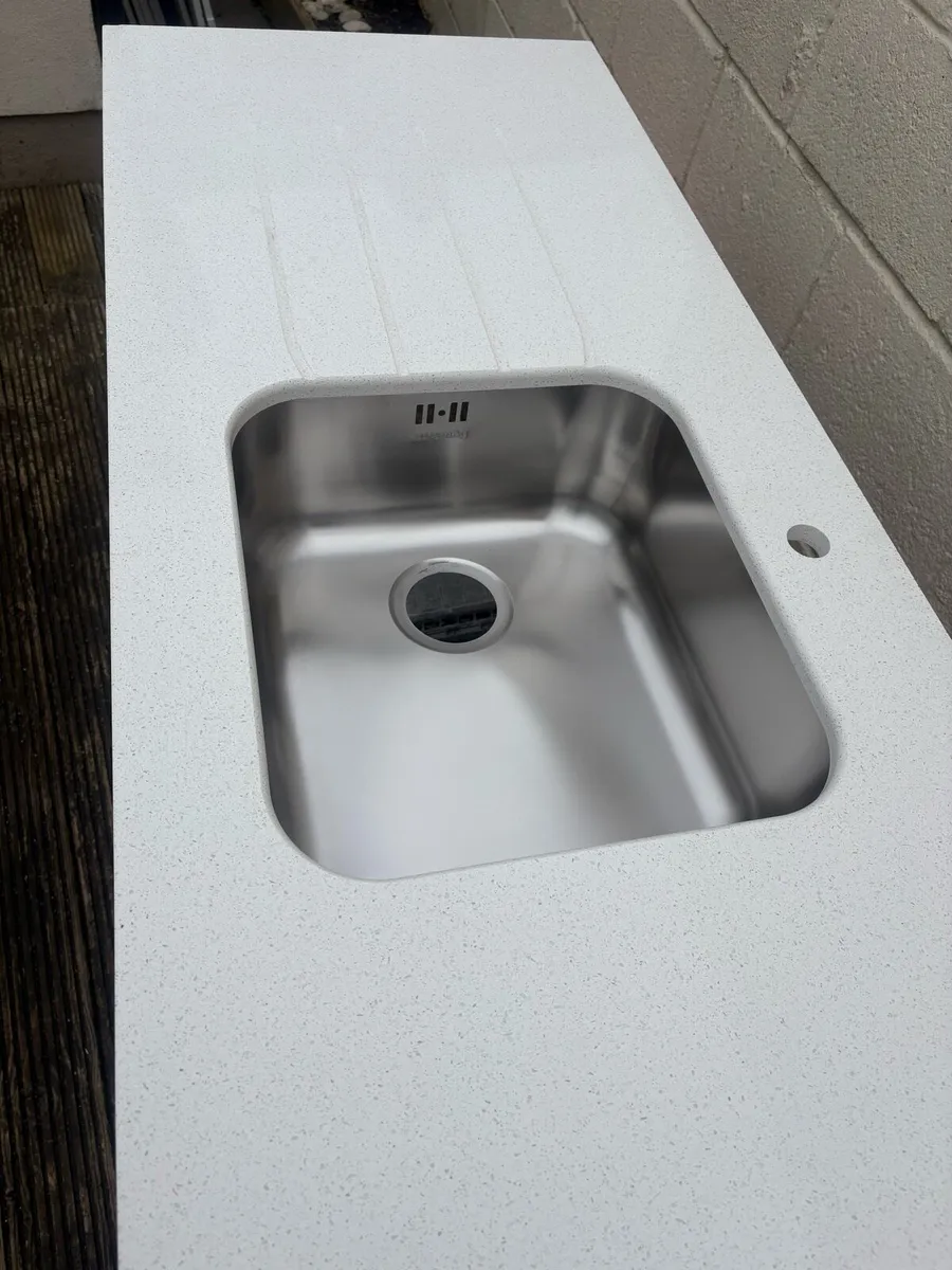 Kitchen worktop - Image 2