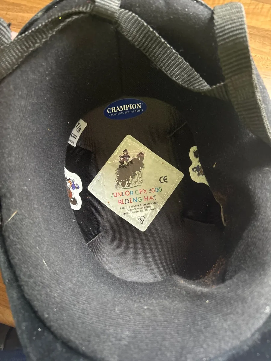 Riding helmets - Image 3