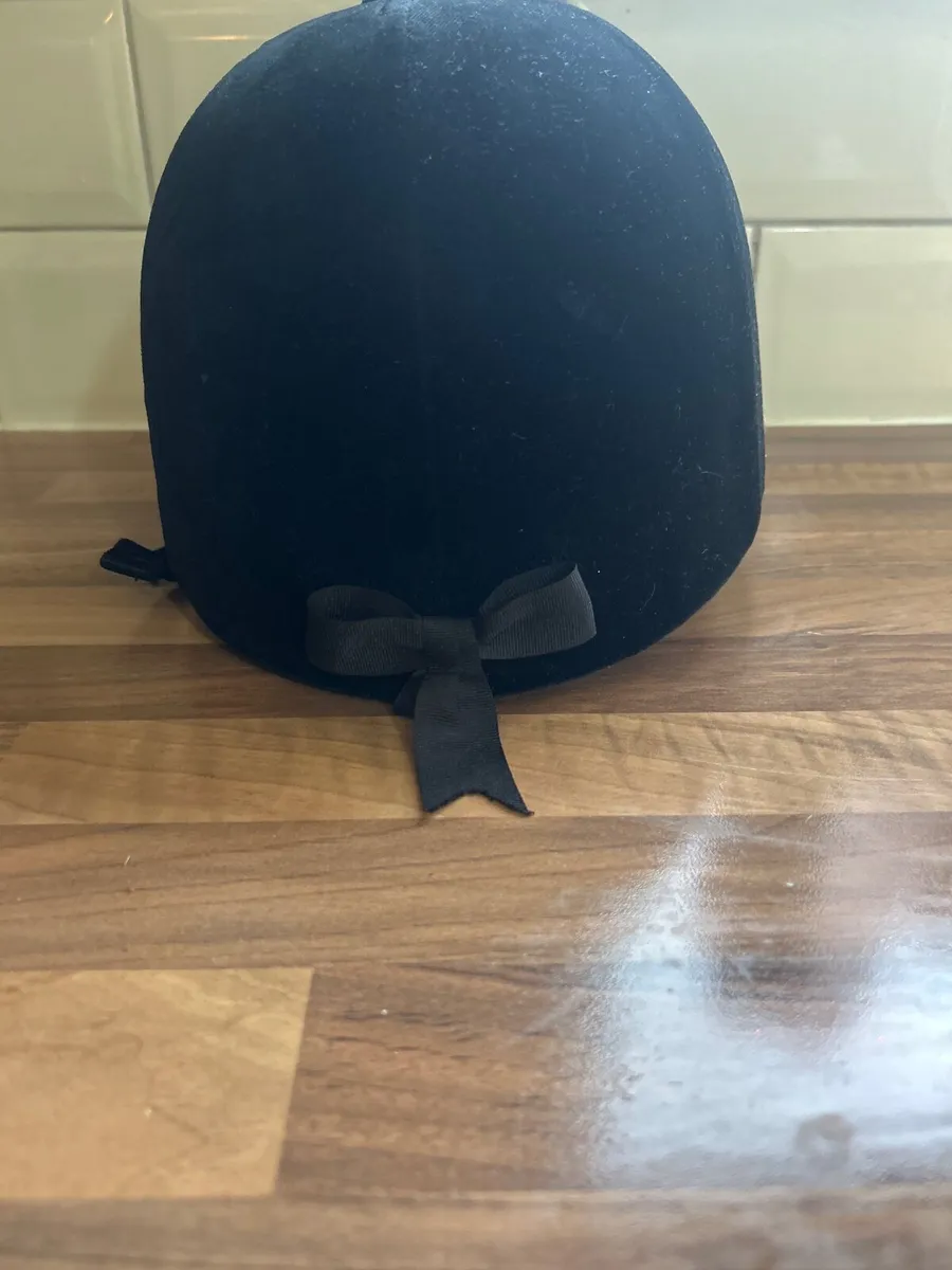 Riding helmets - Image 2