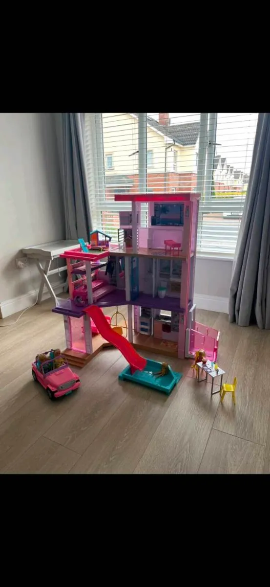 Barbie Dream House - Image 1