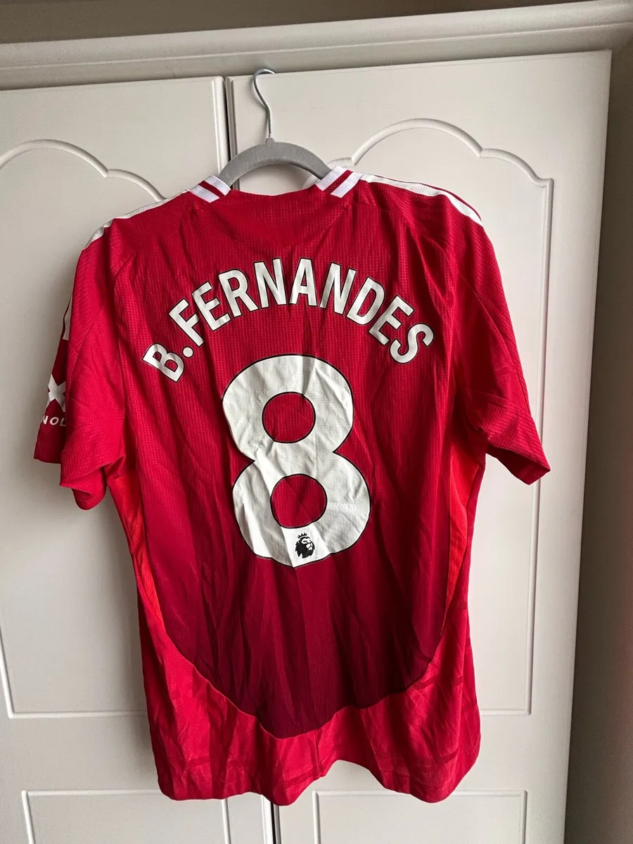 Man United 24/25 Authentic Home Shirt €75 - Image 2