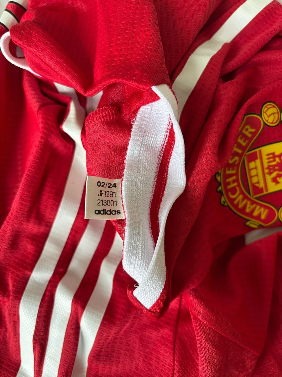 Man United 24/25 Authentic Home Shirt €75 - Image 3