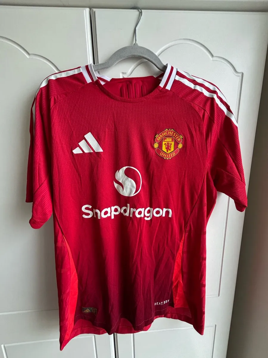 Man United 24/25 Authentic Home Shirt €75 - Image 1