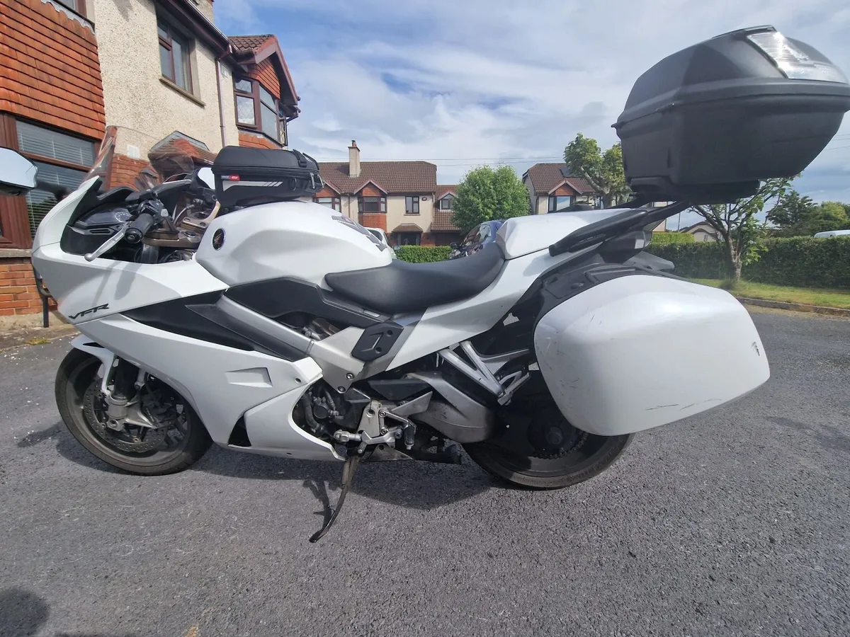 2017 Honda VFR800 - Image 3