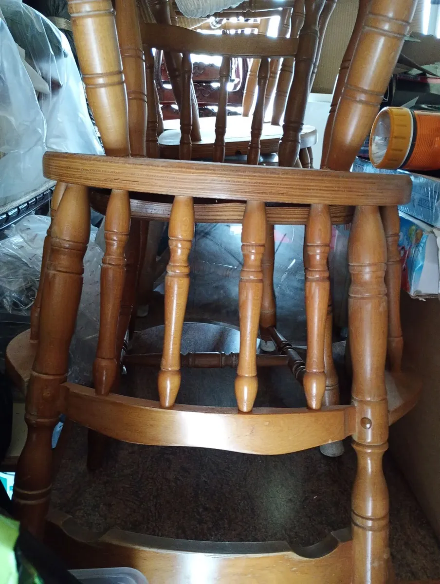 Solid oak table and 8 chairs - Image 3