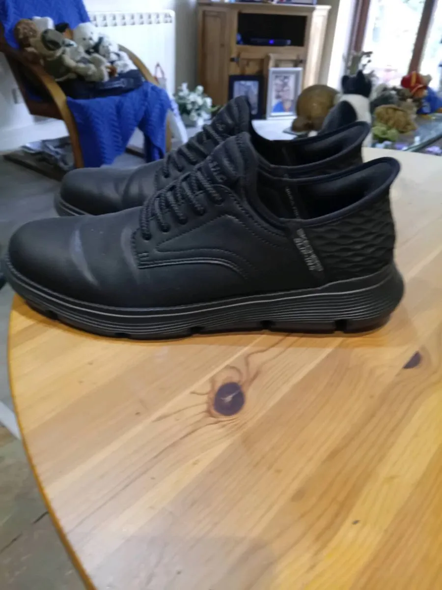 Sketchers work shoes - Image 2