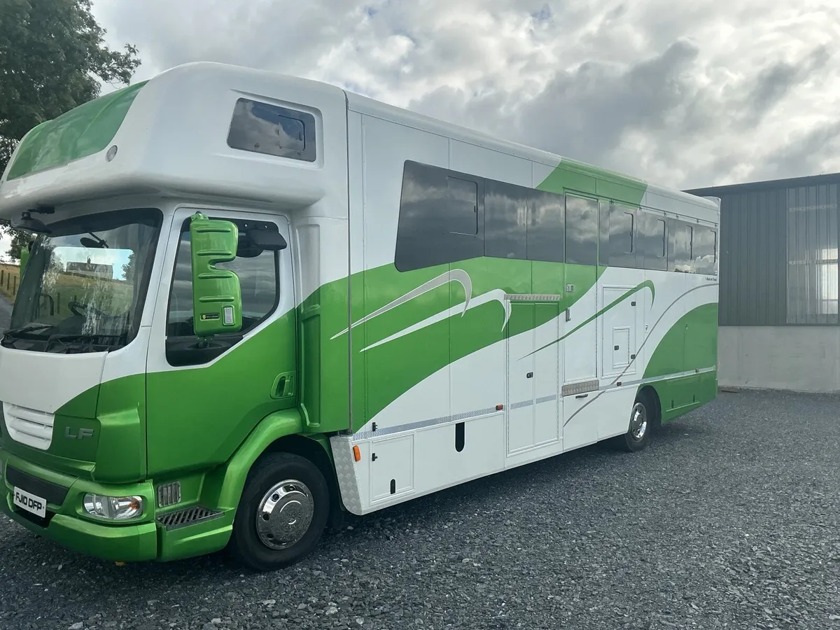 2010 Daf horsebox - Image 1