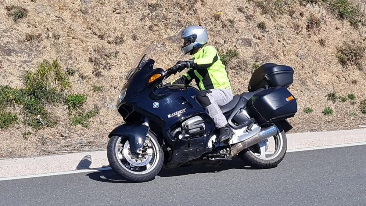 BMW R1100RT - Image 1