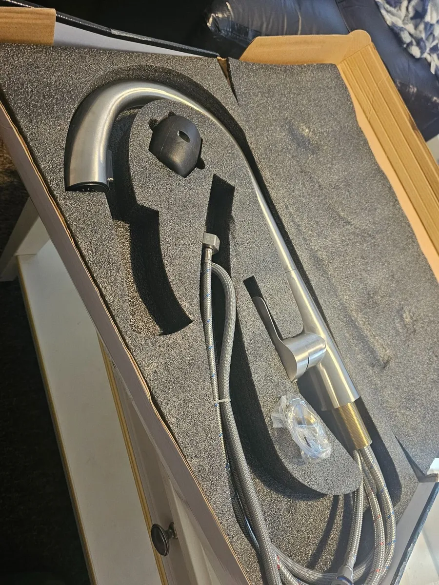 Kitchen water tap - Image 2