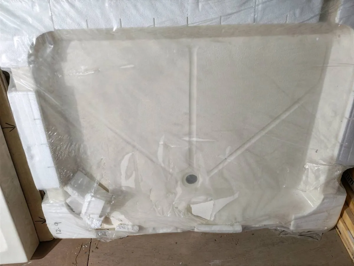 Bathroom items - Image 3