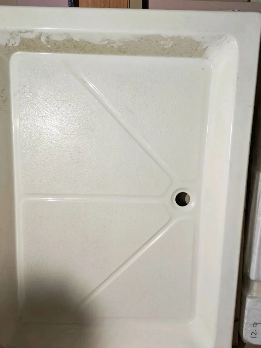 Bathroom items - Image 4