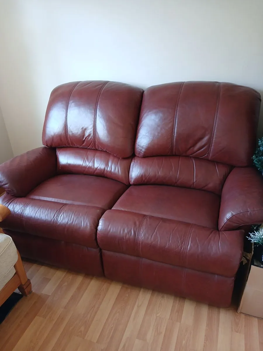 Leather 2 seater couch - Image 1