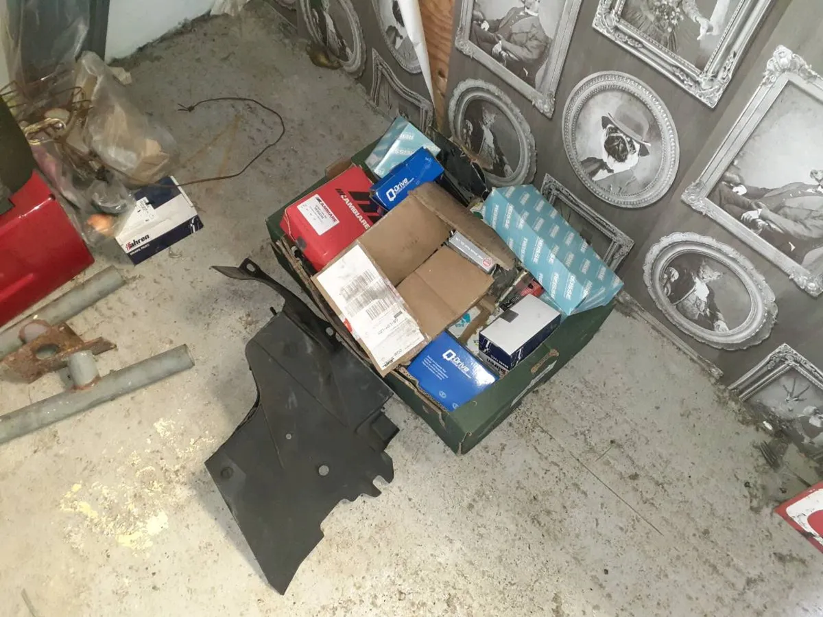 218 rover - Image 2