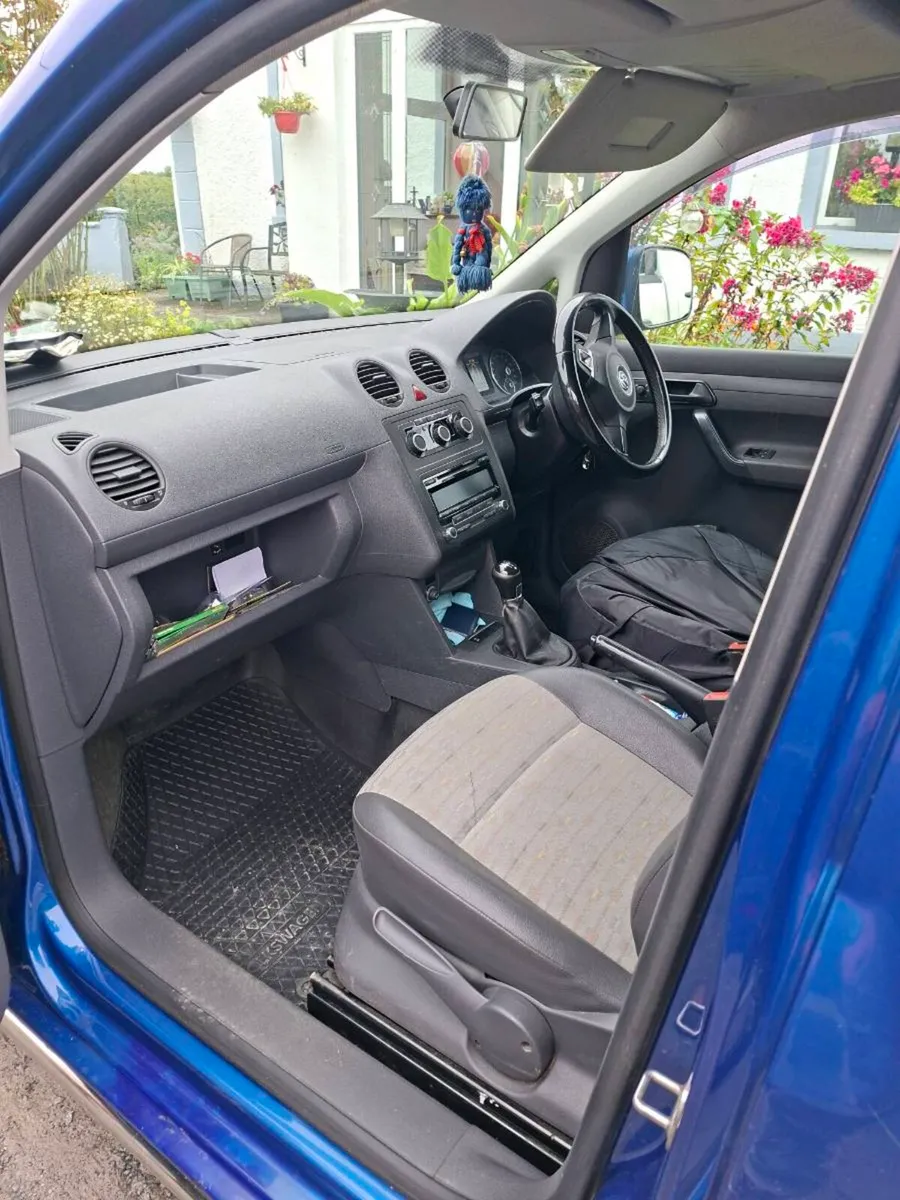 Van - Image 3