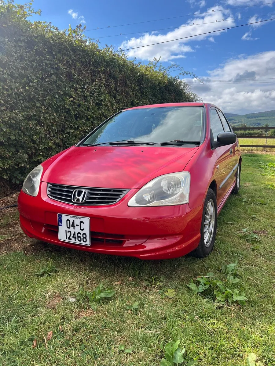 Honda Civic 2004 - Image 1