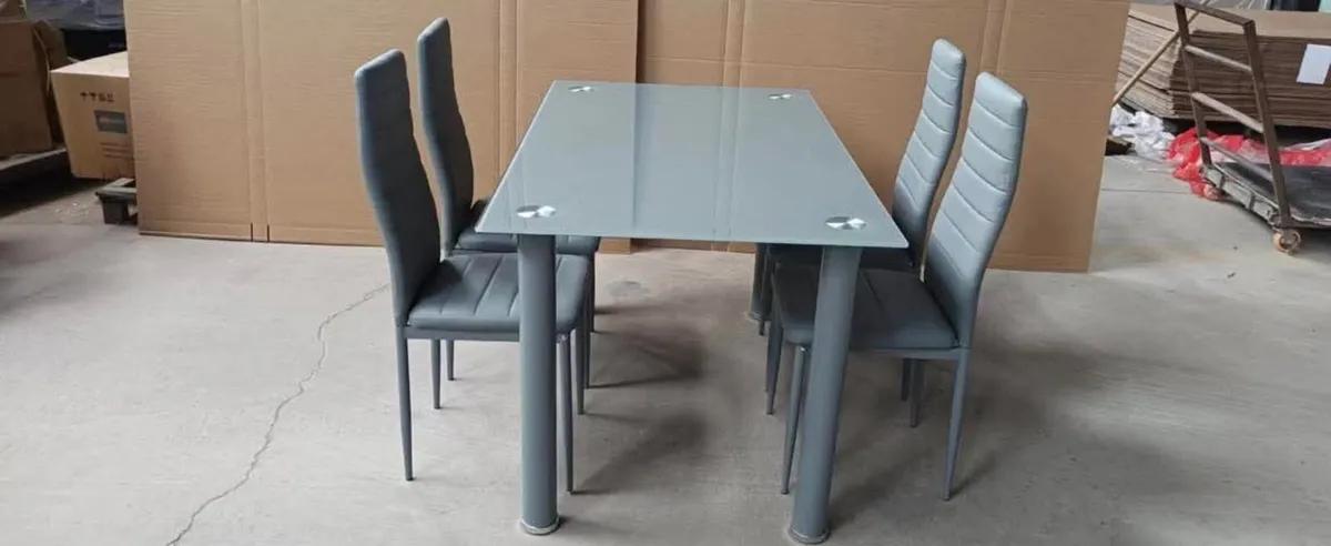 Modern Glass Dining Table With 6 Leather Chairs - Image 4