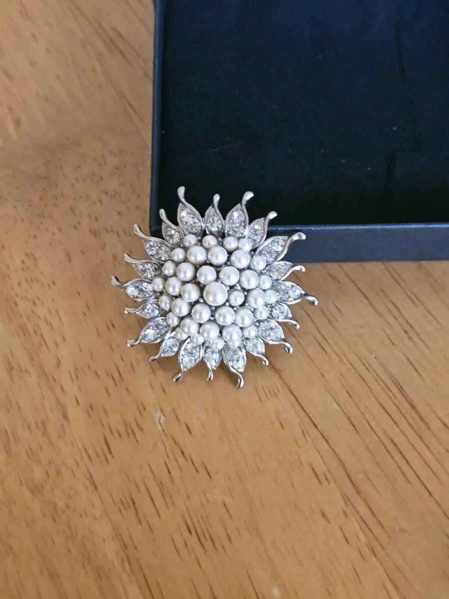 Pearl Brooch / Unworn - Image 4