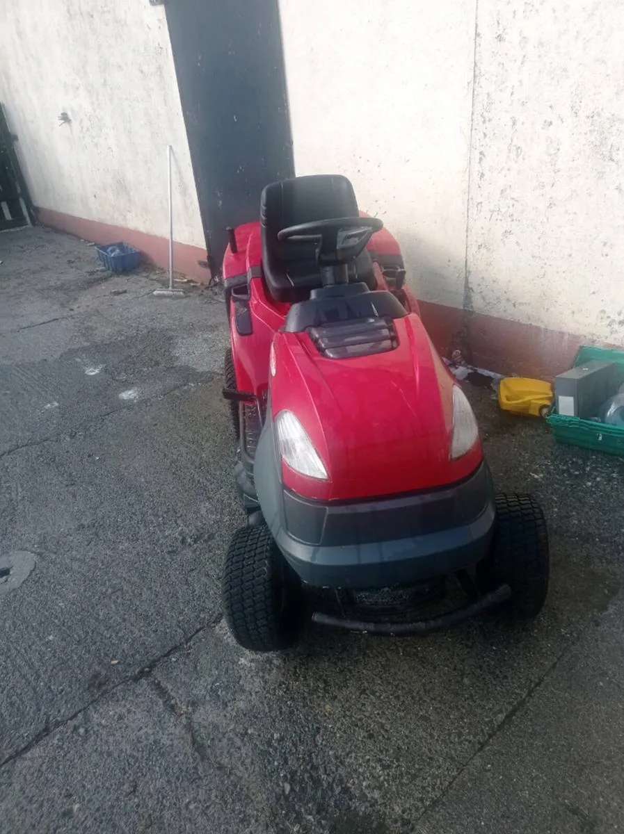 Ride on lawnmower - Image 2