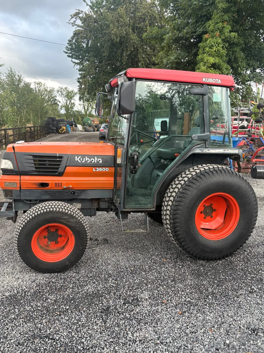 Kubota compact tractor - Image 2
