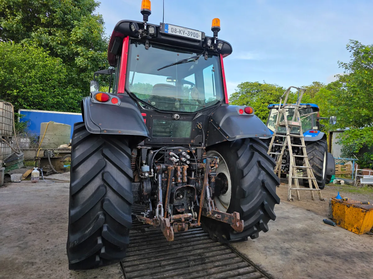 Valtra  130 - Image 2
