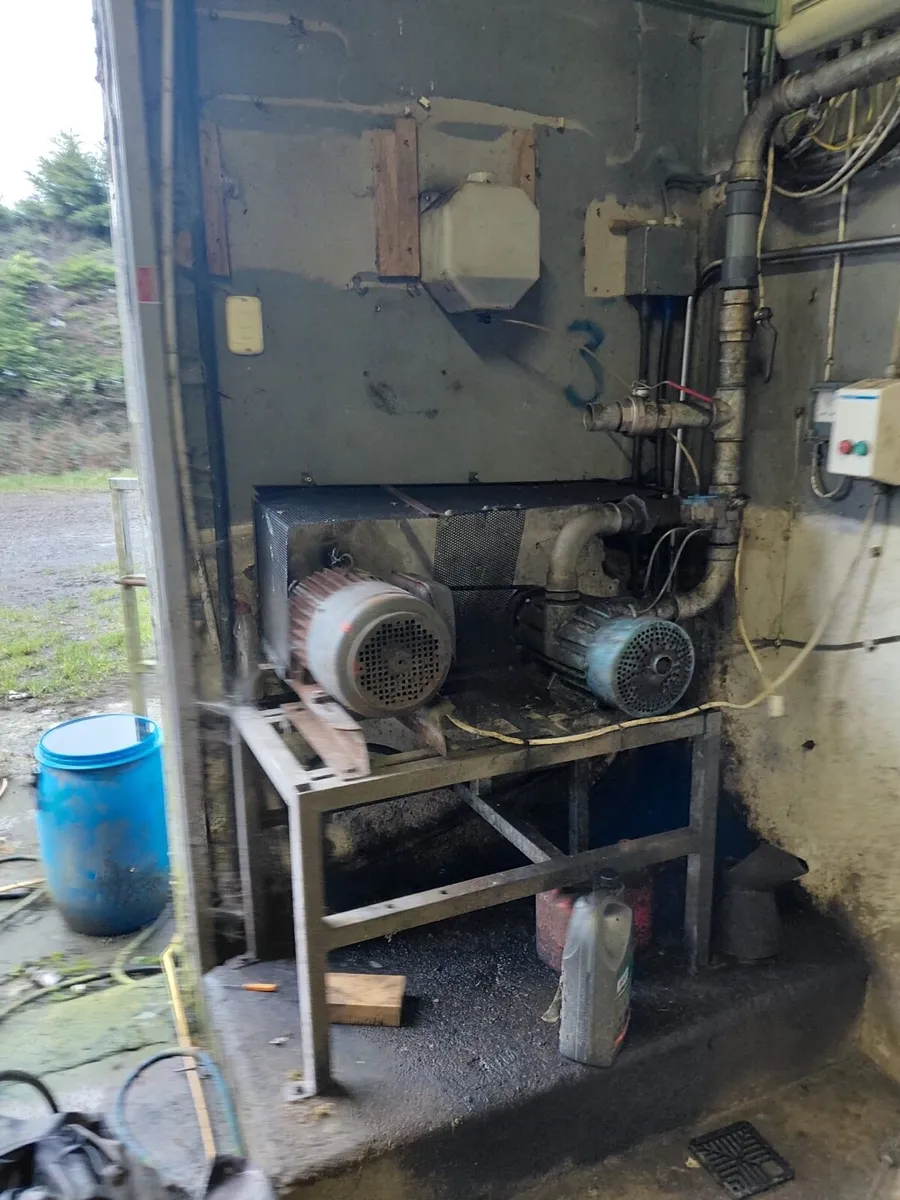Start up Milking Parlour & extras for sale - Image 2
