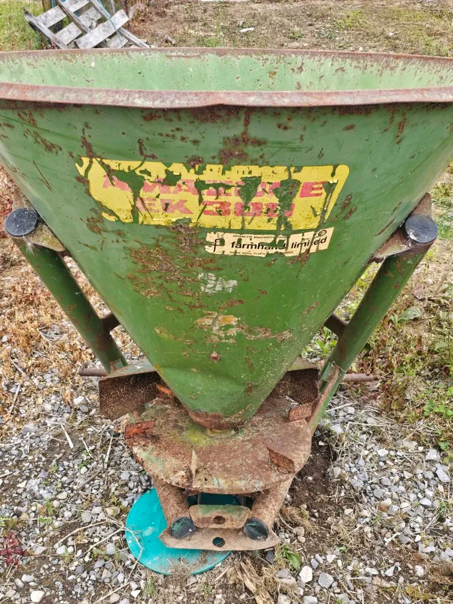 Fertiliser spreader - Image 2