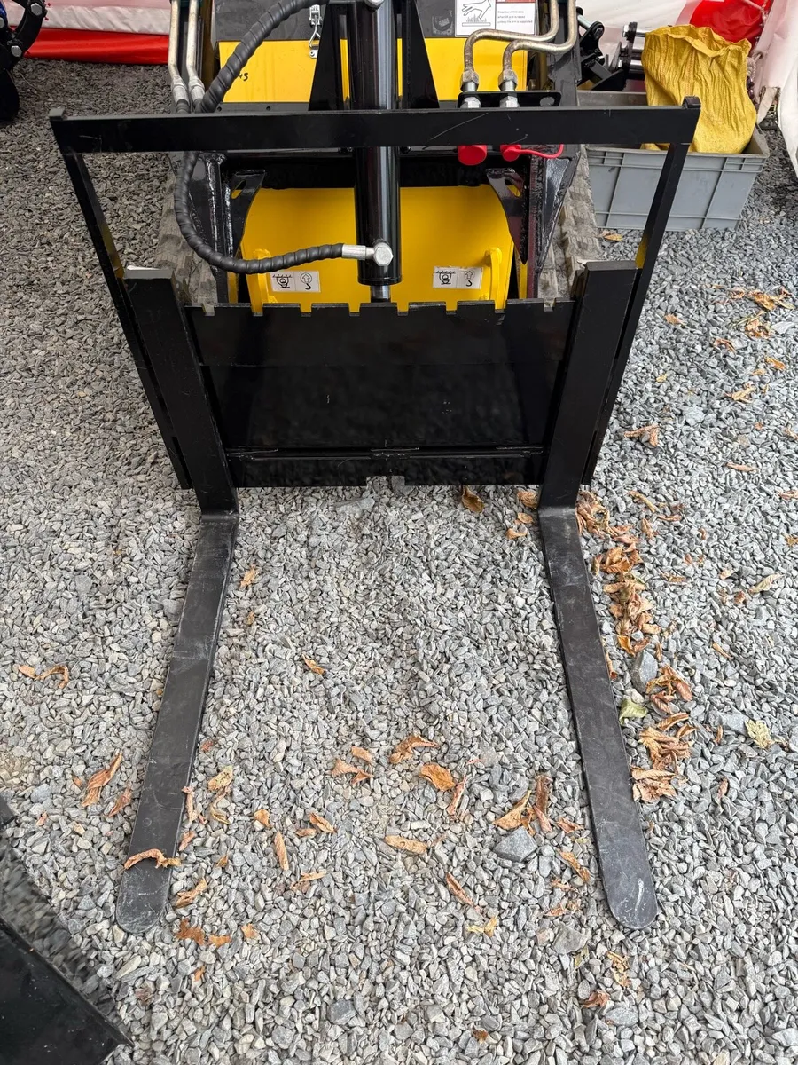mini skid steer forks - Image 1