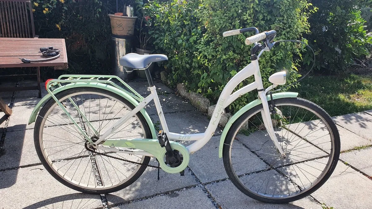 Vintage bike - Image 1