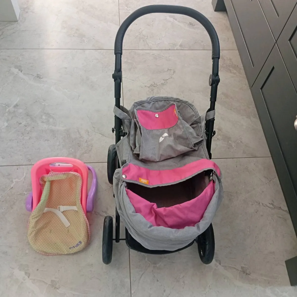 Peppa pig toys and buggy - Image 3